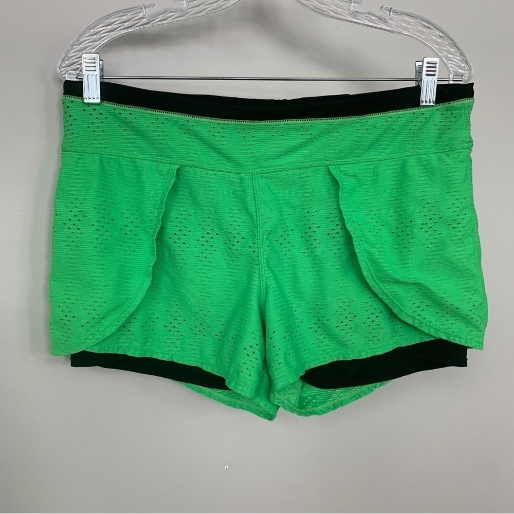Athleta Green Prisma Miles 2 in 1 Shorts Size L